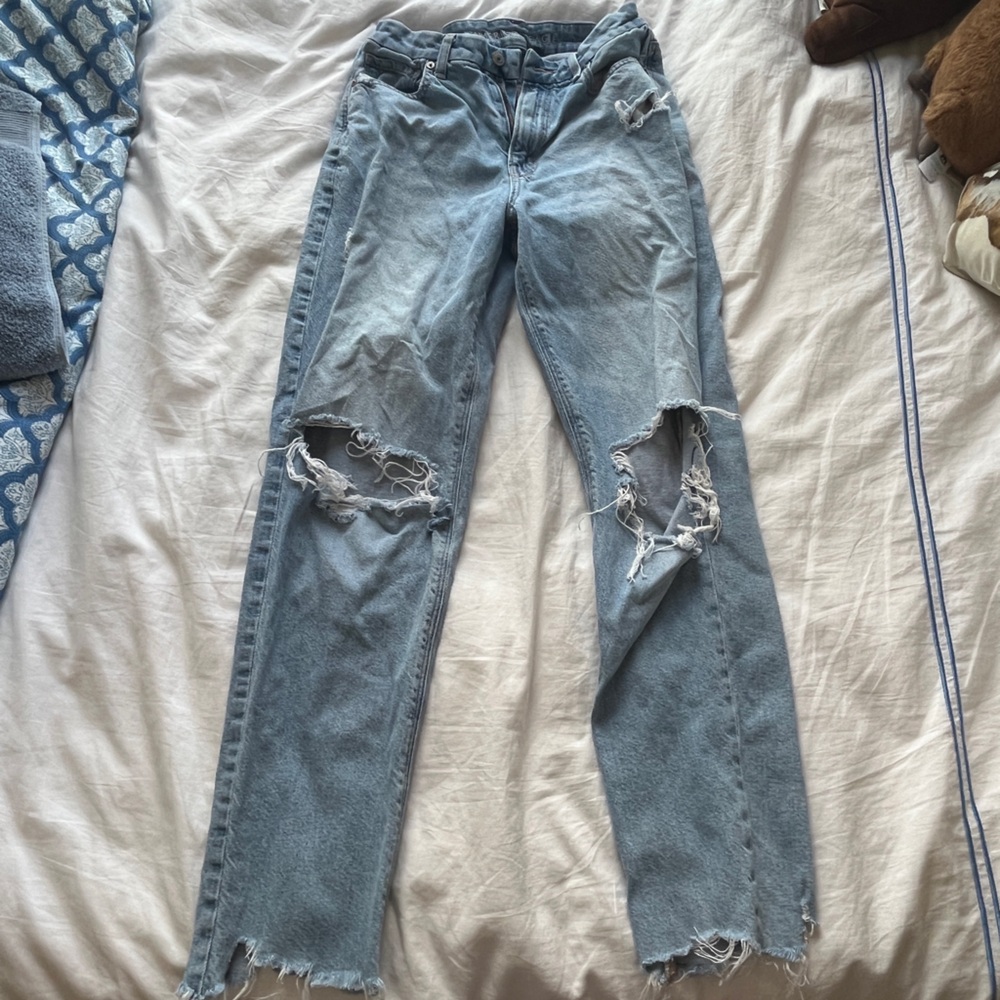 American Eagle Straight Leg Ripped Jeans
